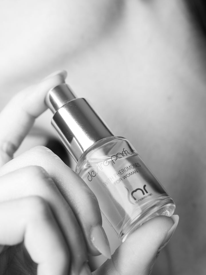 Perfume Desire mostrando el difusor del frasco