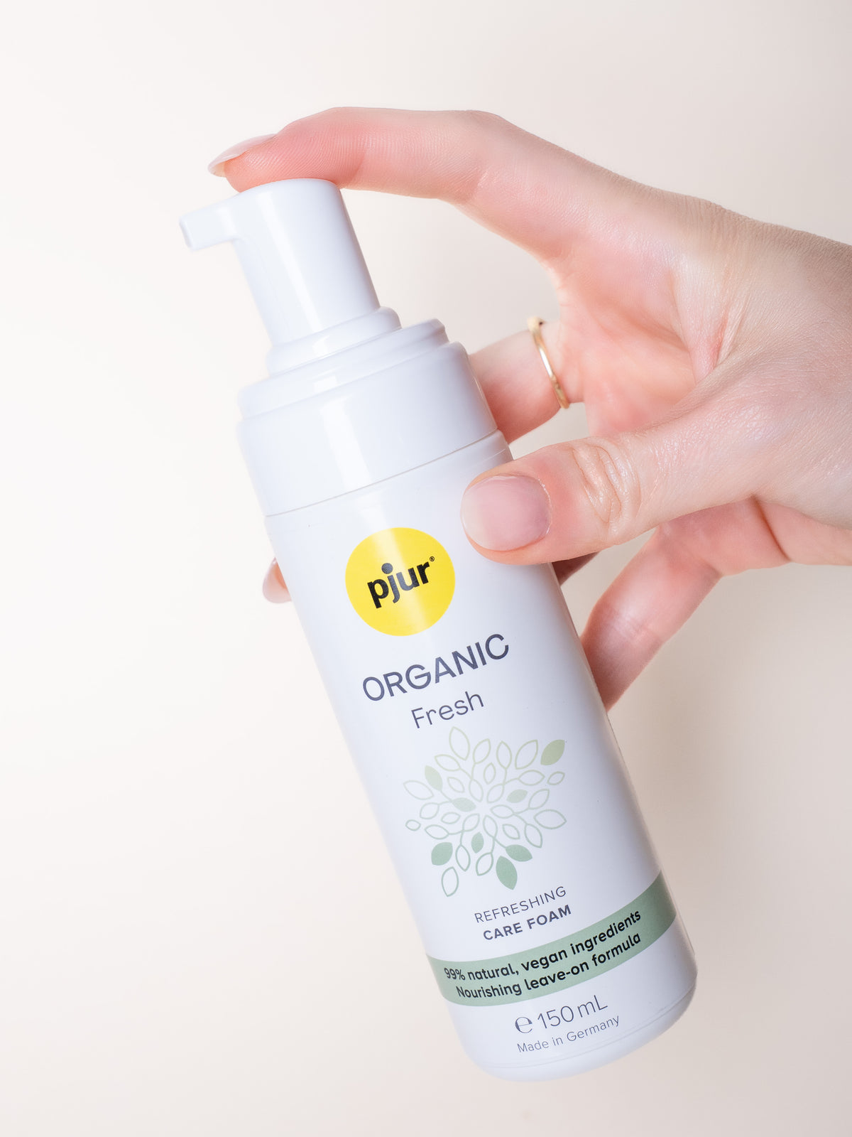 Detalle del bote de Pjur Fresh para higiene íntima